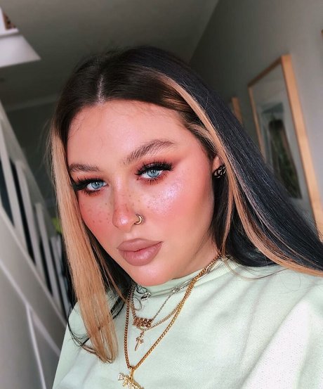 Holly Marston Profile pic