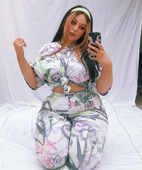 Holly Marston model best pictures