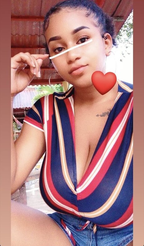 Dayanis Gisell sexy pornstar image