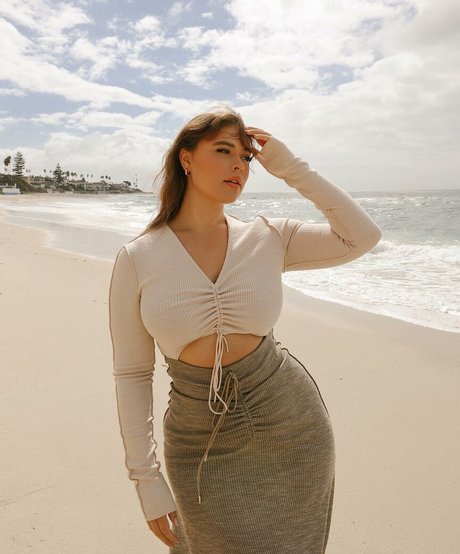 Venezia Cruz star high quality photos