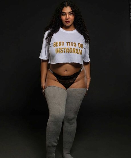 Karlamelito high quality actress pics