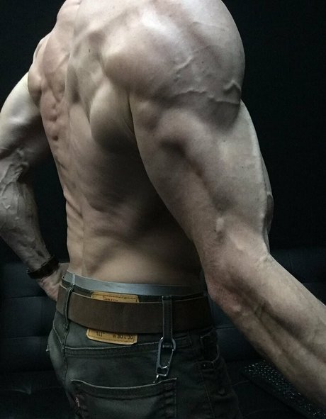 cbadonis model pornographic photos