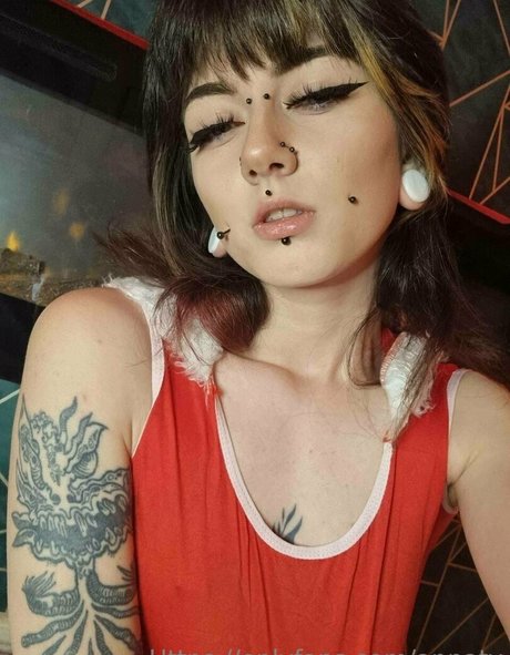 annatv model porn picture