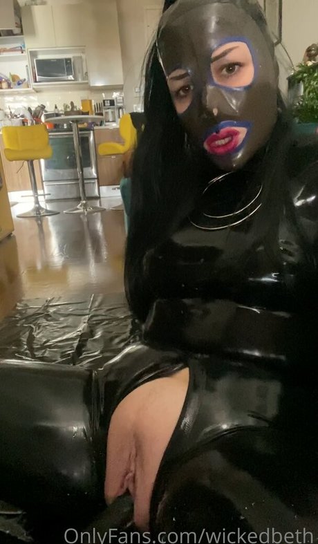 Wicked Beth model nudes pictures