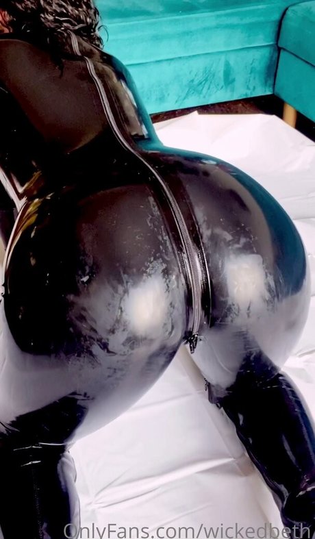 Wicked Beth model hd pics