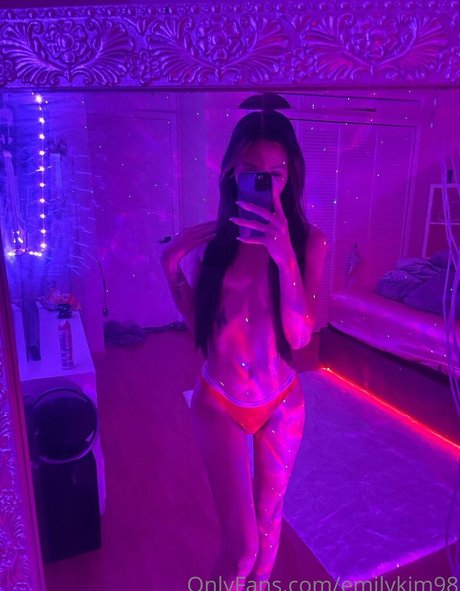 Emily Kim model best pictures