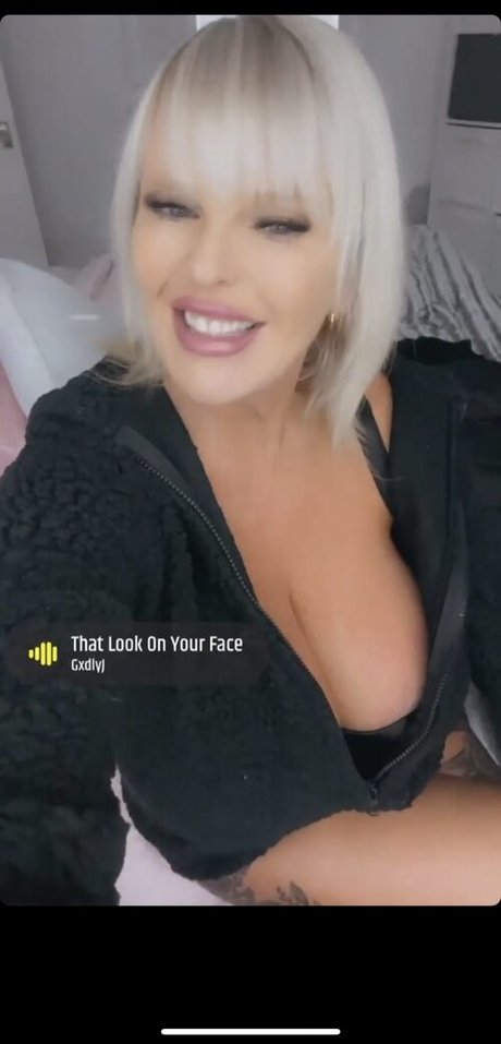 Mollyjfoxx adult star gallery