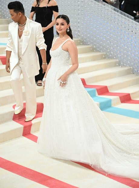 Alia Bhatt free pornstar pictures