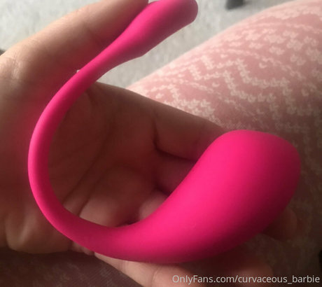 curvaceous barbie nude actress pictures