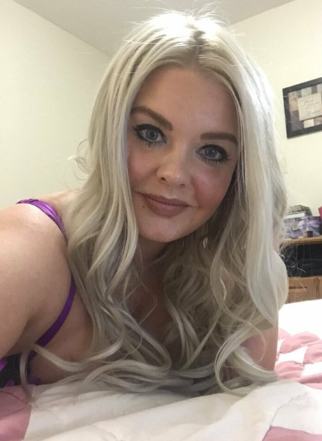 curvaceous barbie naked model images