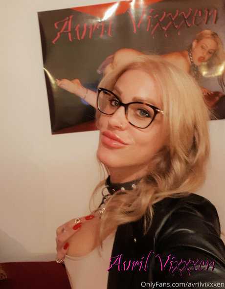 avrilvixxxen pornstar high quality photos