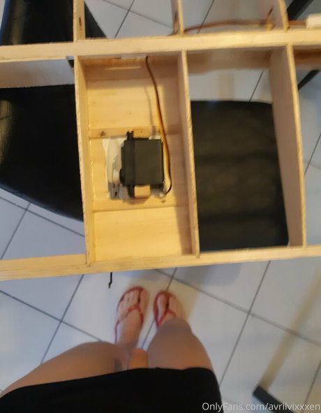 avrilvixxxen nude star pics