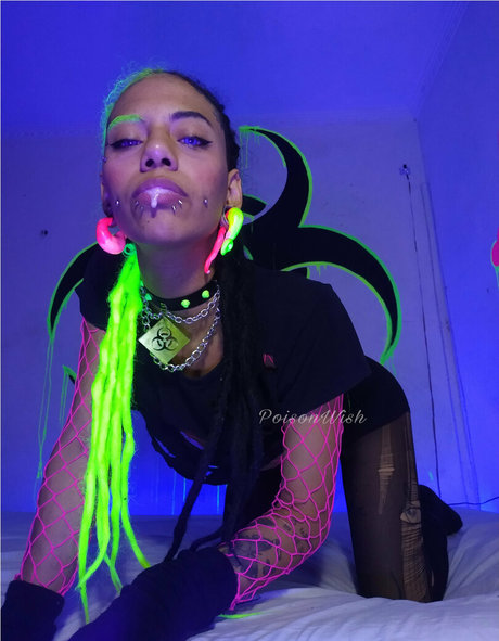 poisonwish star nudes gallery