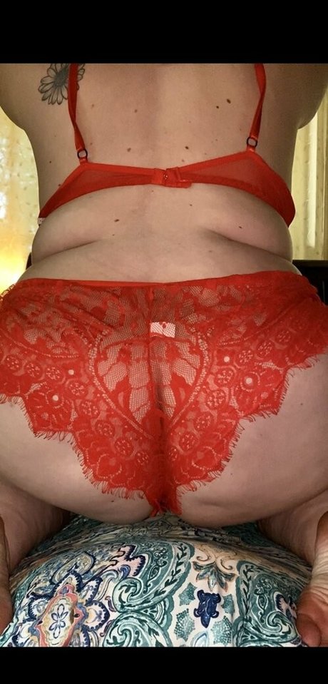 peachesaqueen pretty pornstar picture