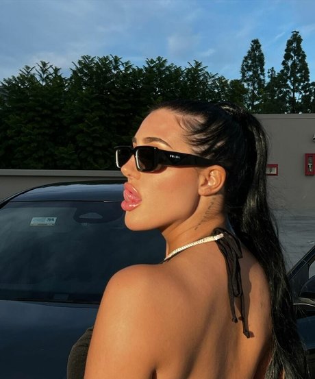 Danielle P top model pictures