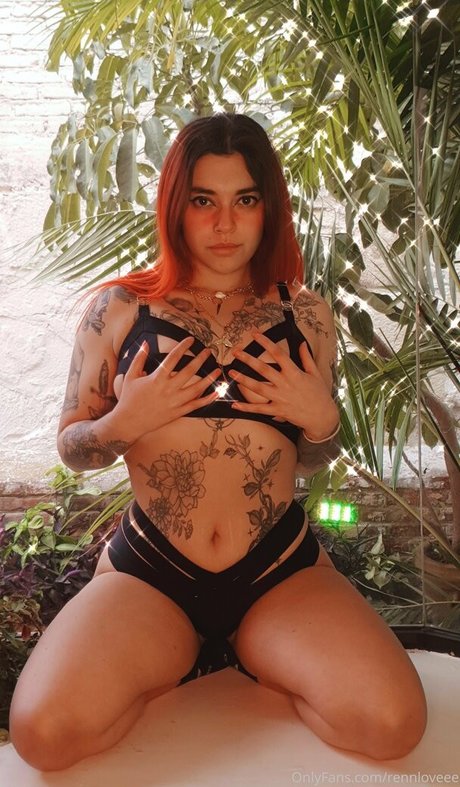 rennloveee erotic pornstar image