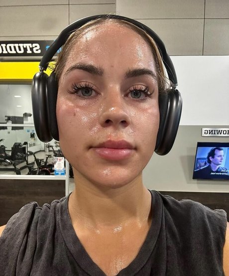 Babyjoness sexy pornstar image