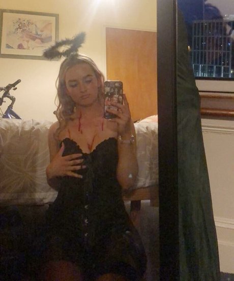 Aiobhin nice model picture