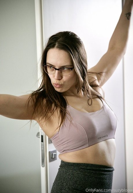 suzybloow pornstar hot photo
