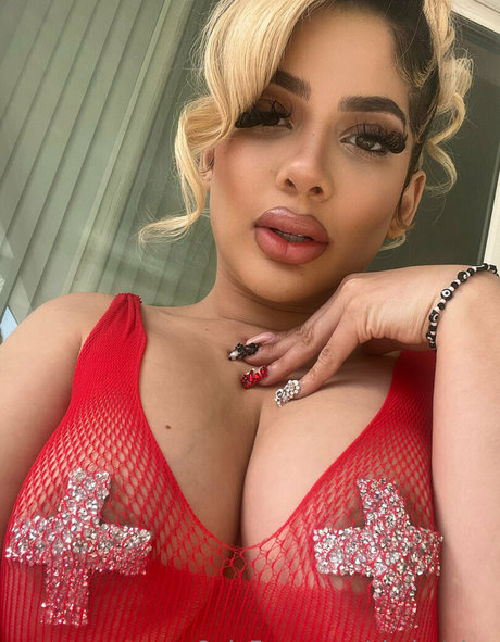 shebetripn erotic star images