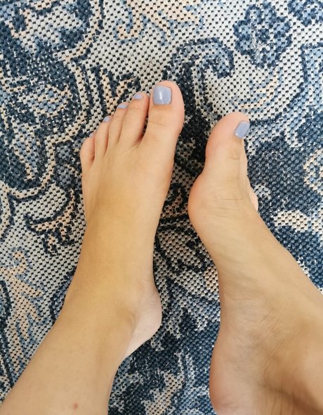 alicenz naked pornstar pic