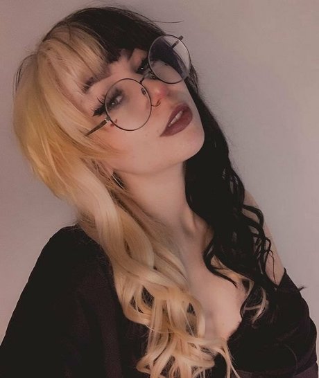 egirls star pretty pictures