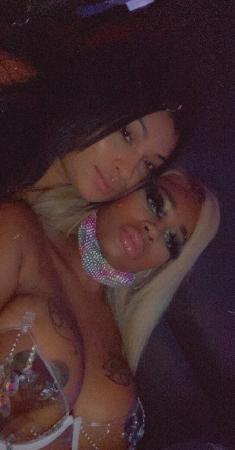 foreignrenaa model adult gallery