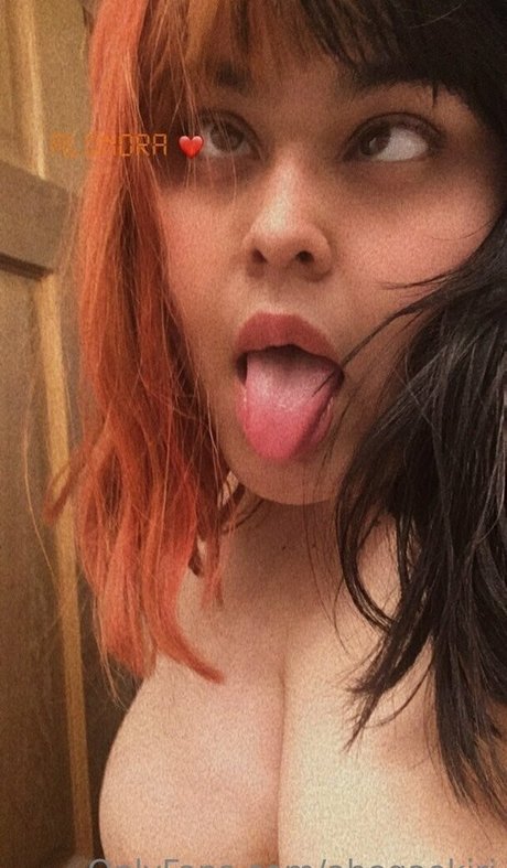 ahegaokiri erotic model image