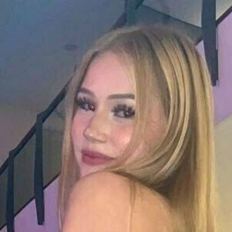 Ariane Davis porn model photo