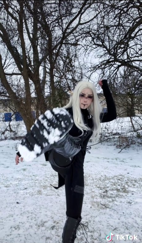 Drakillya erotic model img