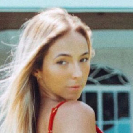 Beatriz Corbett nude model picture