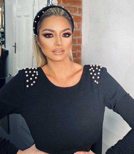 Andreea Ungur xxx pornstar gallery