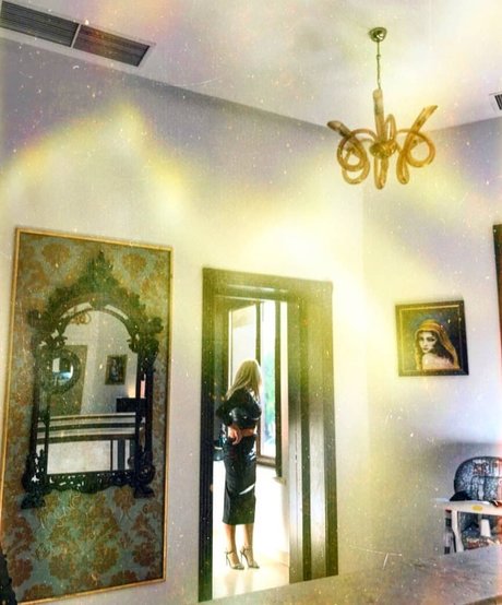 Andreea Ungur star art picture