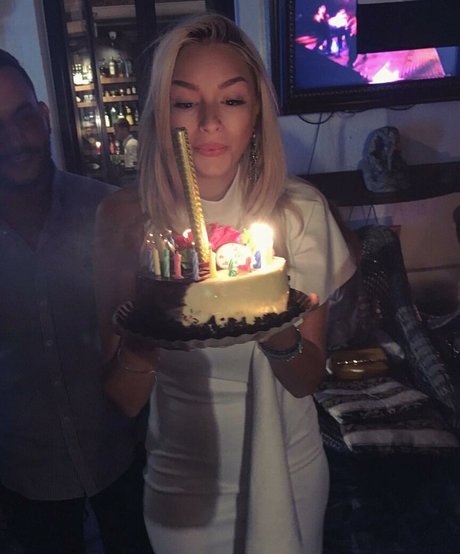 Andreea Ungur star porn pictures