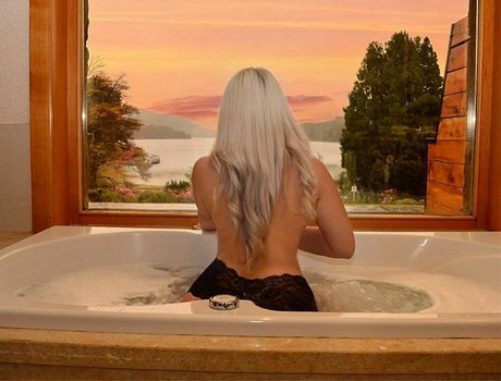 Lolaa leiva pornstar art archive