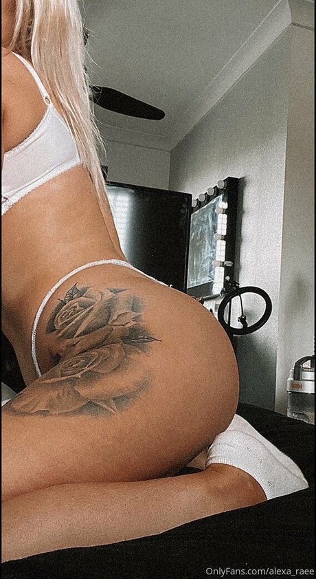 alexa raee art model pic