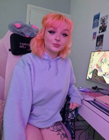 itskhloelol star naked galleries