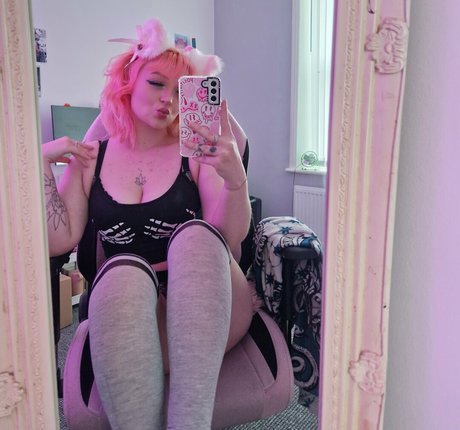 itskhloelol erotic actress archive