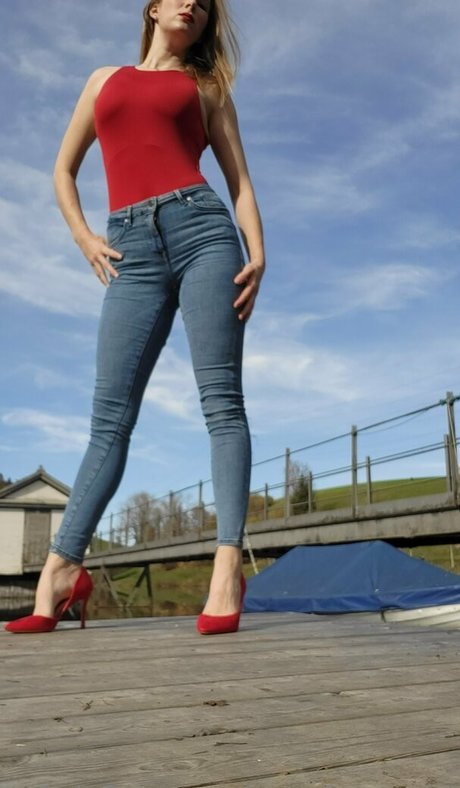 angelamoretti naked star images