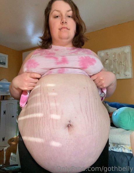 gothbelly model beautiful picture