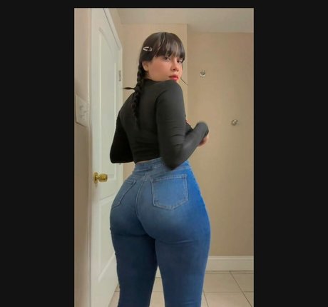 Venussoad pretty model photos