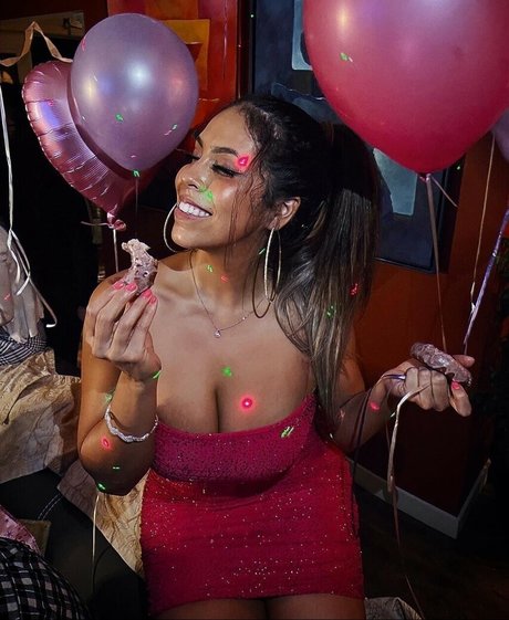 Gigi Saul Guerrero pornstar nude images