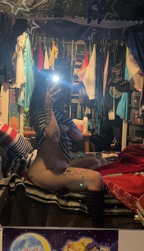 kegroxan pornstar naked image