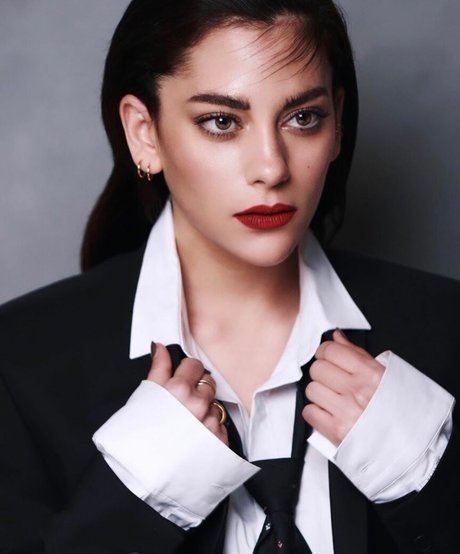 Inbar Lavi pornstar naked gallery