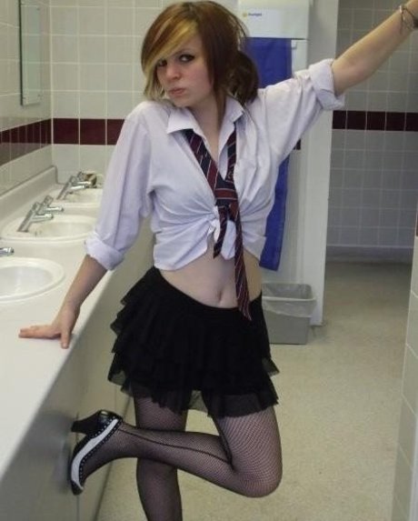 Emma Blackery sexy star img
