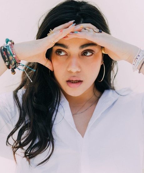 Iman Vellani high quality model picture