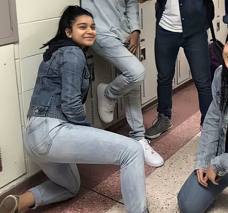 Iman Vellani pornographic actress pictures