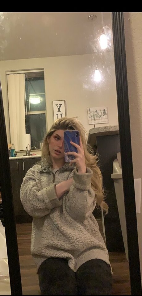 sexyredinbedfree model adult archive