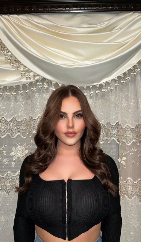 Nicole O sexy model photos