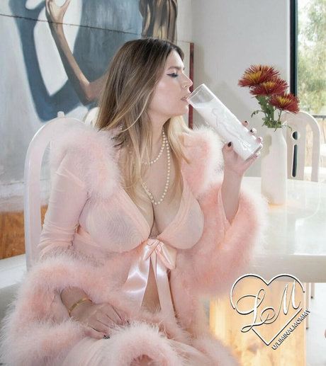 Liminal Mommy pornstar nude archive